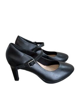 Clark’s Ambyr Mary Jane classic pump sz7 like new